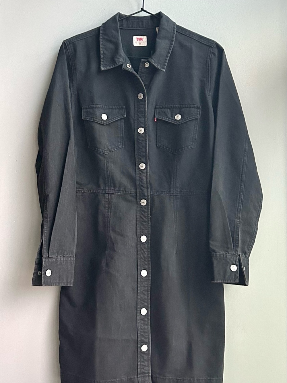 LEVI’S ladies (M) black snap front black denim dress NWT